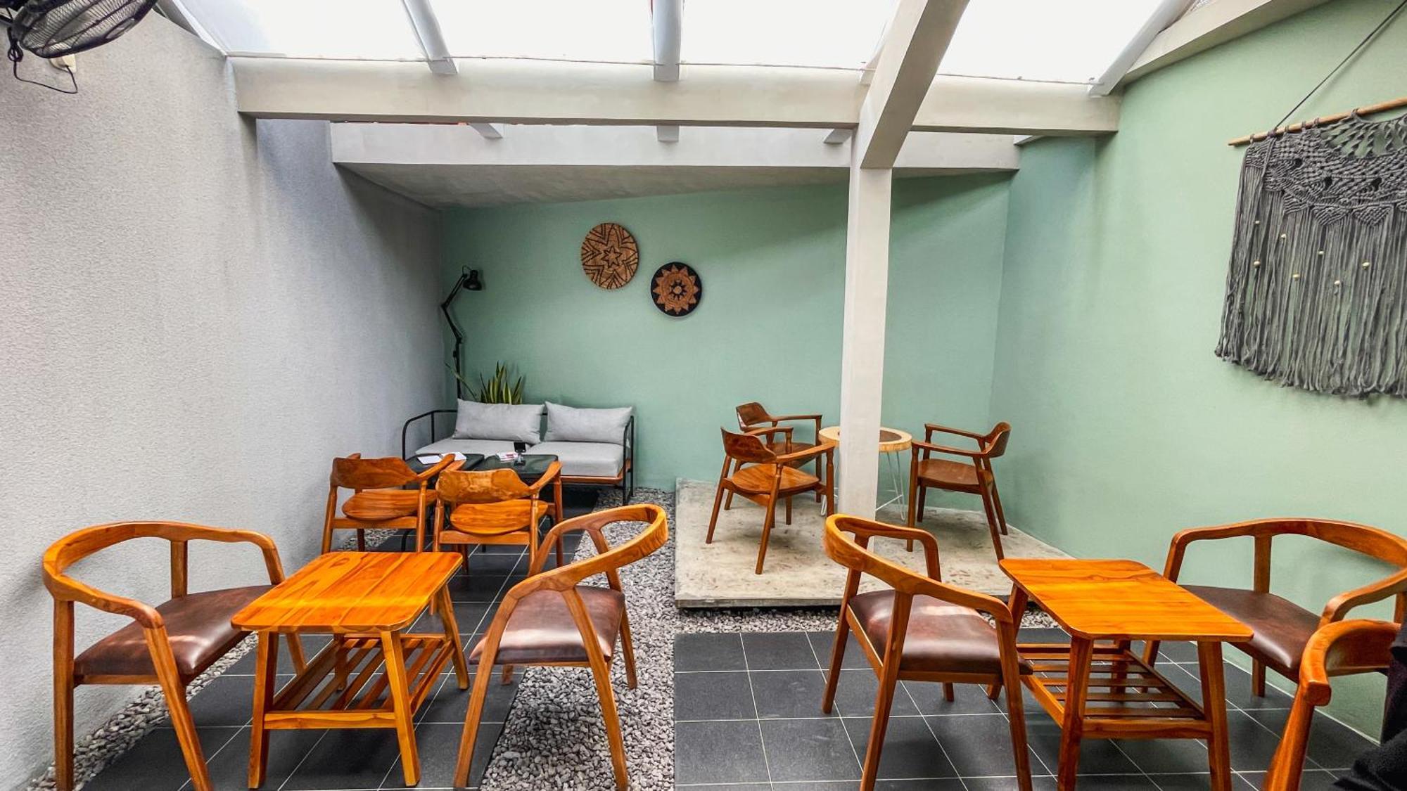 Fx Stay & Coffee Yogyakarta Exterior photo