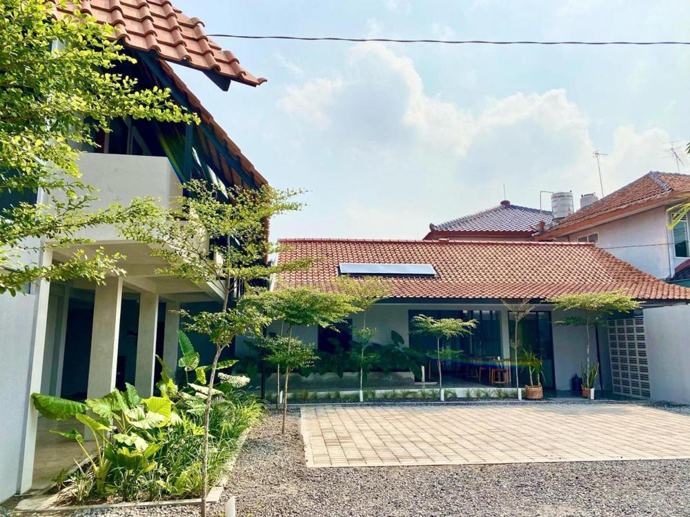 Fx Stay & Coffee Yogyakarta Exterior photo